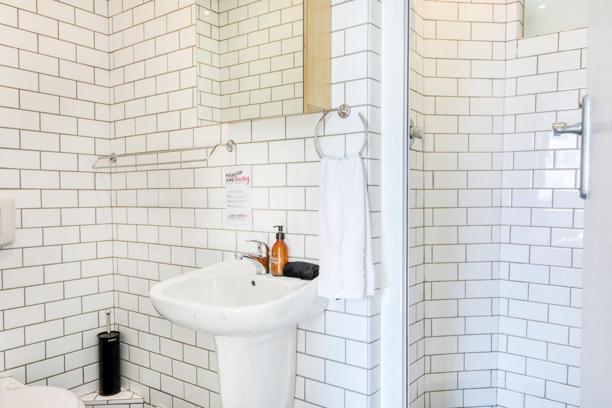 Backup-Powered Bantry Bay View 2 Bed Apartment 开普敦 外观 照片