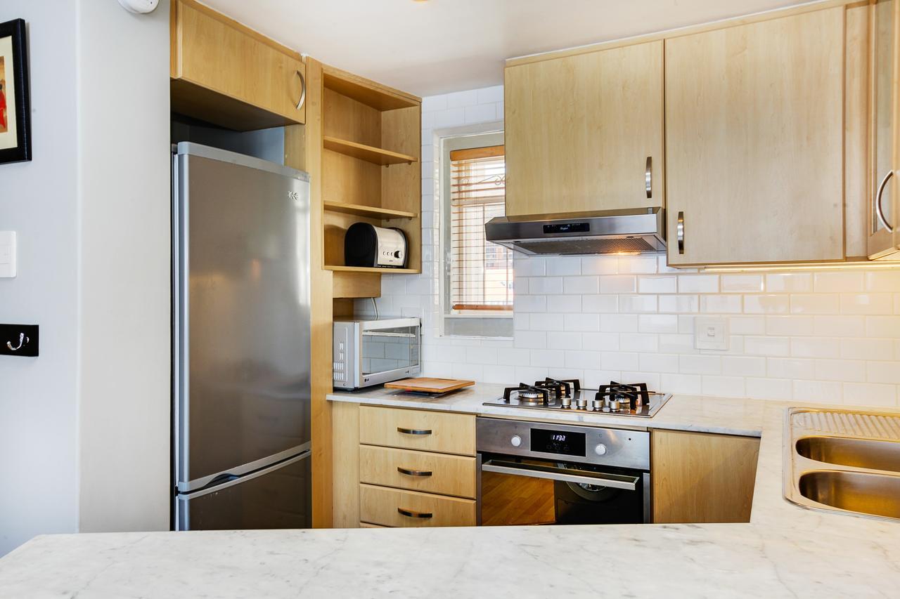Backup-Powered Bantry Bay View 2 Bed Apartment 开普敦 外观 照片