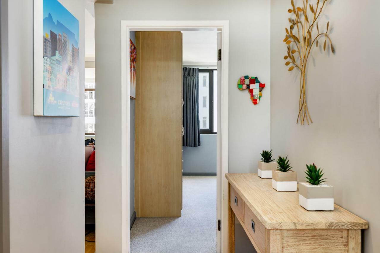 Backup-Powered Bantry Bay View 2 Bed Apartment 开普敦 外观 照片