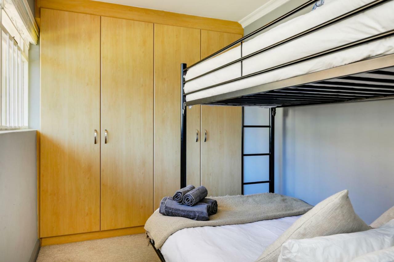 Backup-Powered Bantry Bay View 2 Bed Apartment 开普敦 外观 照片